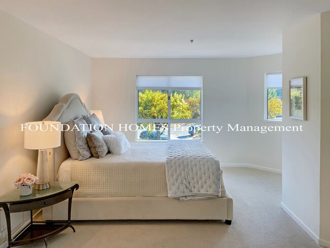 Building Photo - 1 br, 2 bath House - 100 Thorndale Dr  #133