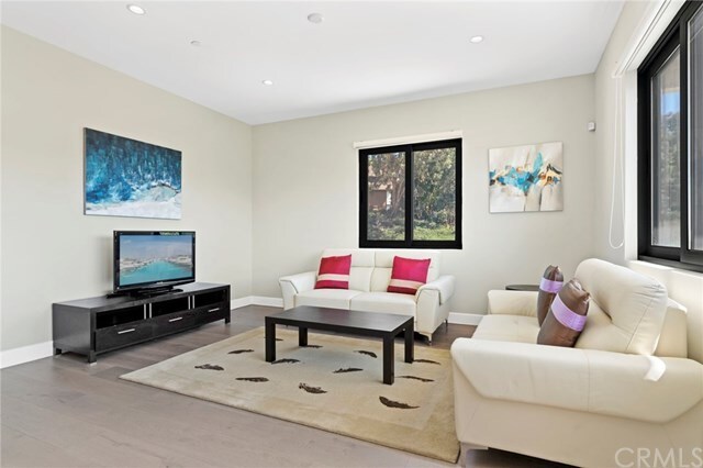 Foto del edificio - 7262 Lake Crest Ln