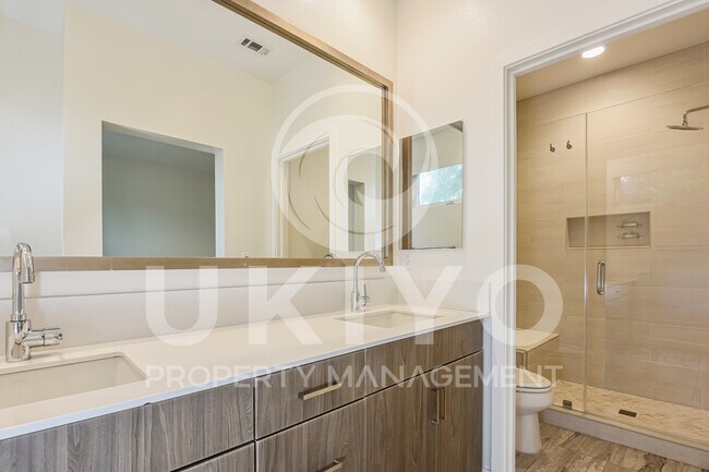 Foto del edificio - 1518 Pullman Wy