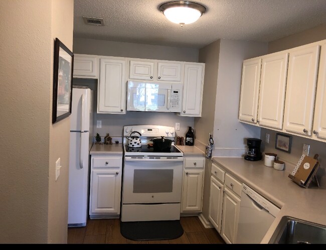 Foto del edificio - 350 Emerald Forest Blvd