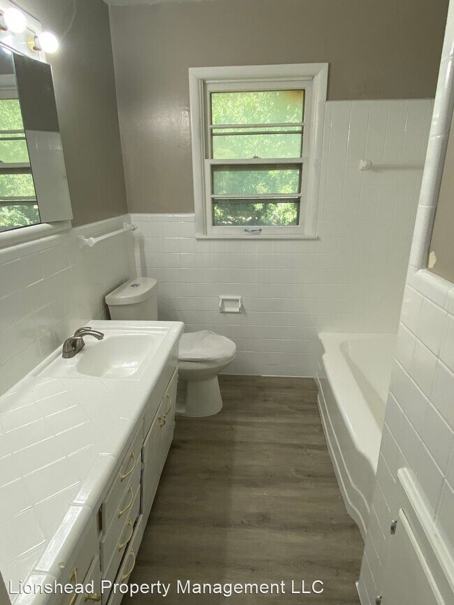 Building Photo - 5 br, 1 bath House - 1353 Dorchester Drive