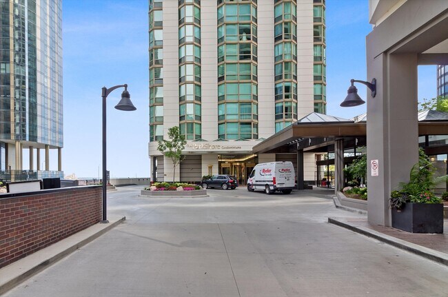 Foto del edificio - 195 N Harbor Dr