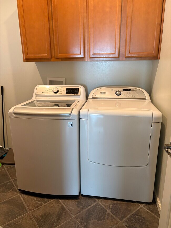 Foto del edificio - 1351 W Sierra Buena Ct