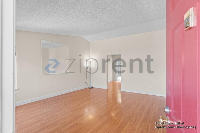 Building Photo - 2758 Croft Dr