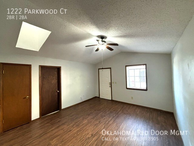 Building Photo - 1222 Parkwood Ct