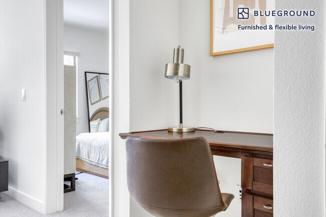 Foto del edificio - 4121 Radford Ave