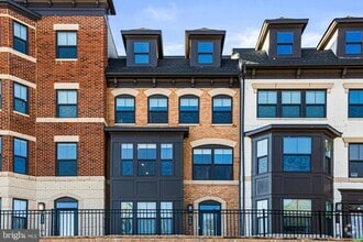 Building Photo - 113 Market Square NW