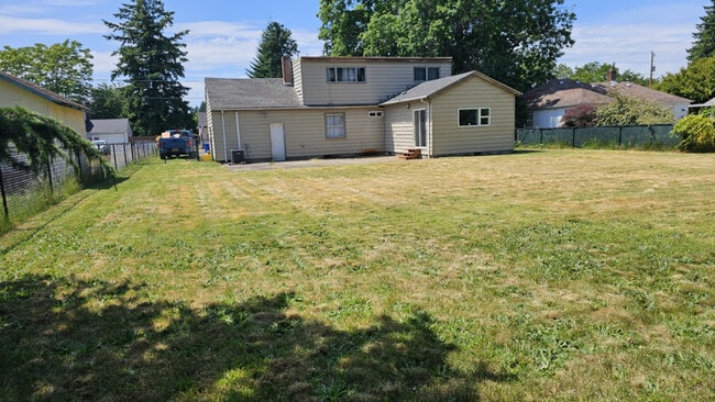 Building Photo - 2726 SE 165th Ave