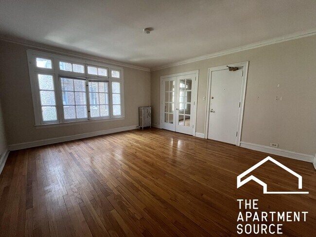 Building Photo - 909 Elmwood Ave