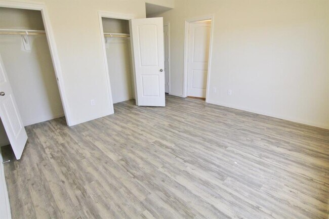 Foto del edificio - 8623 Lafferty Oaks St