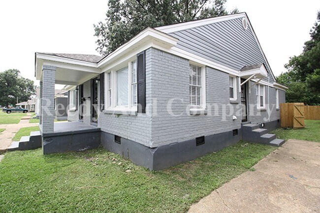 Foto del edificio - Welcome to 93 Eastview! MOVE IN SPECIAL IN DETAILS !!