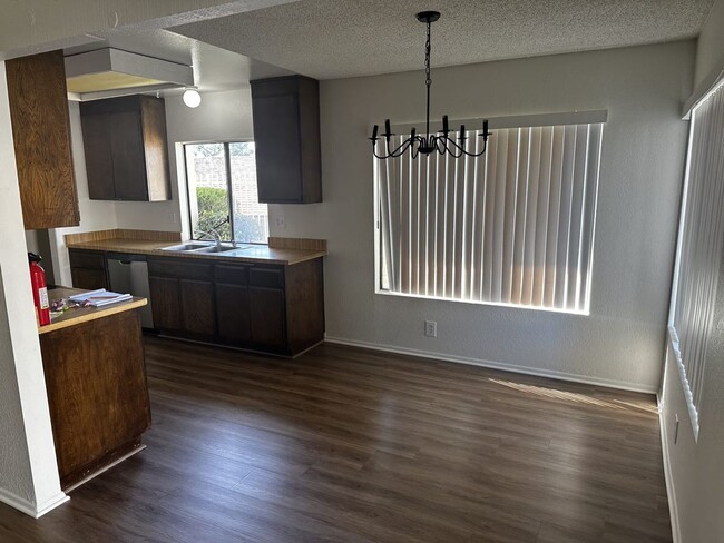 Building Photo - 308 Mountain Ct