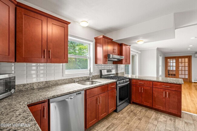 Building Photo - 334 Norgrove Pl