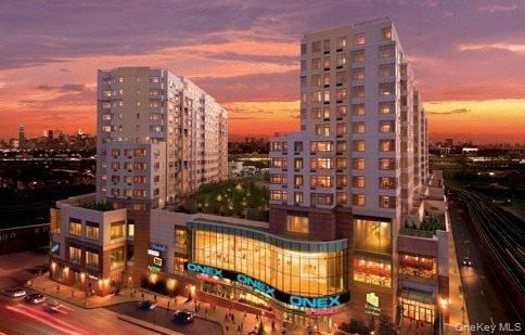 Foto principal - 40-26 College Point Blvd