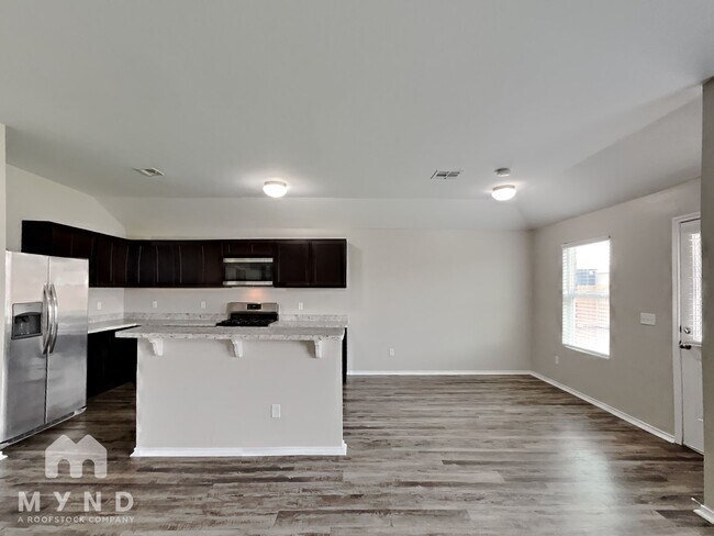 Building Photo - 5305 Nicole Dr