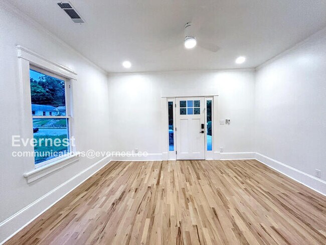 Foto del edificio - 816 Brookline St SW