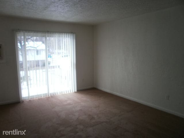 Building Photo - 2 br, 1 bath 4plex - 1323 Huntington Ave #3