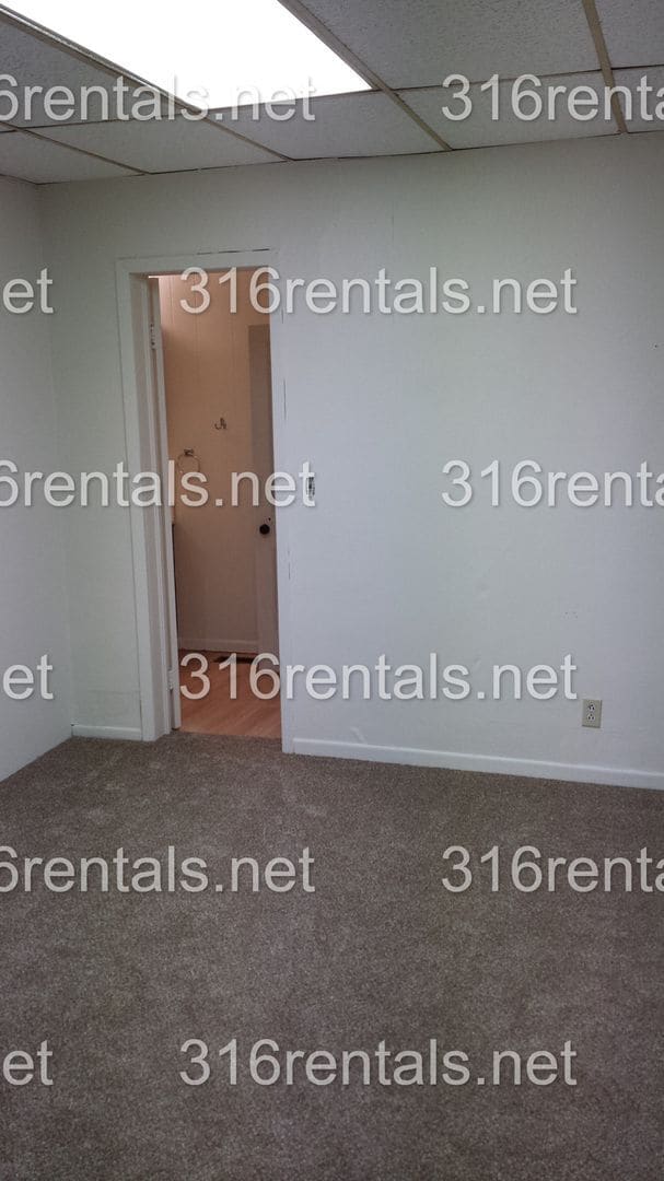 Building Photo - 124 E Hirschler St