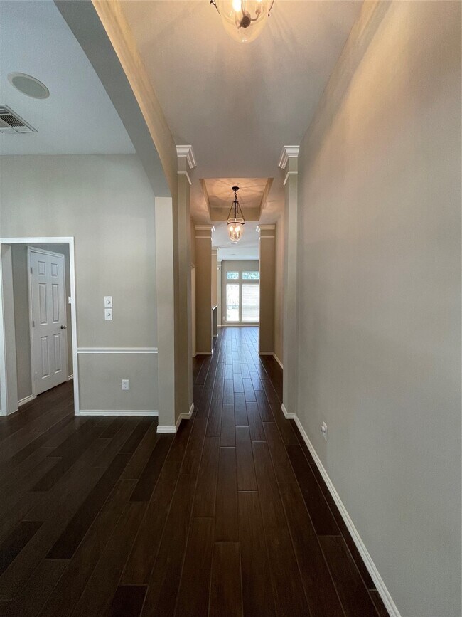 Foto del edificio - 240 Farnworth Cir