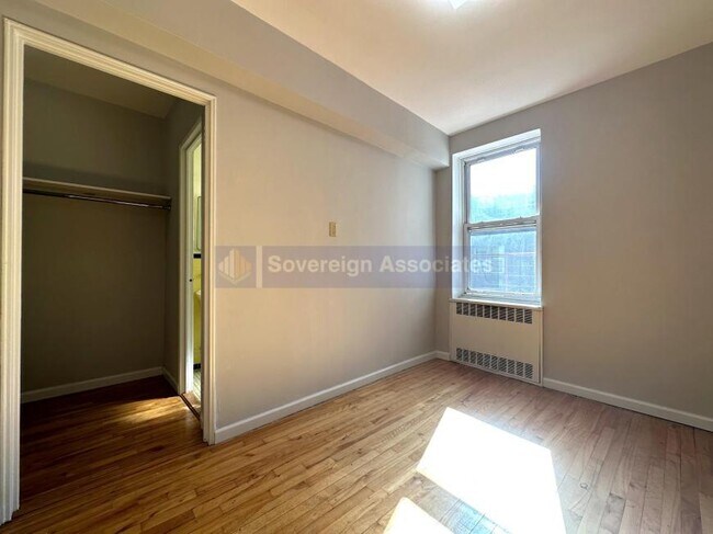 Foto del edificio - 0 bedroom in BRONX NY 10463