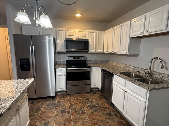 Building Photo - 8148 Randall Ln