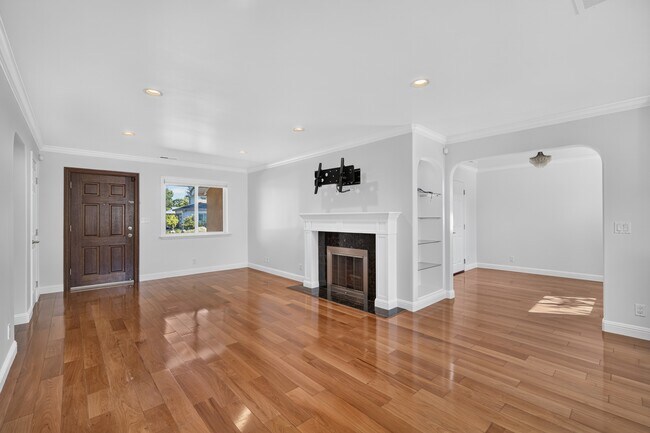 Foto del edificio - 879 S Knickerbocker Dr