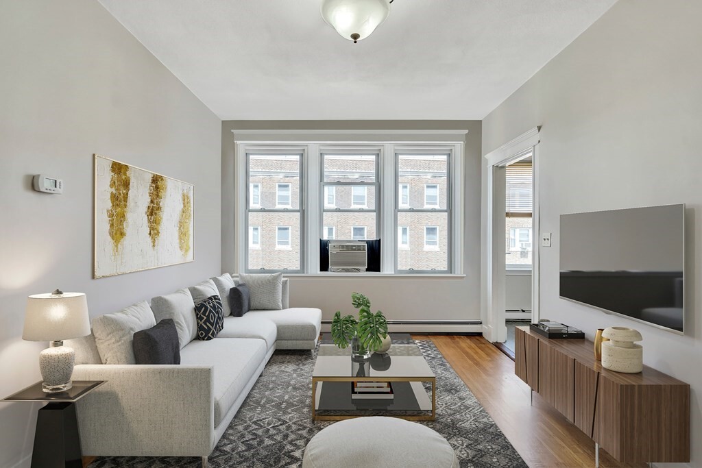 Foto principal - 1625 Commonwealth Ave