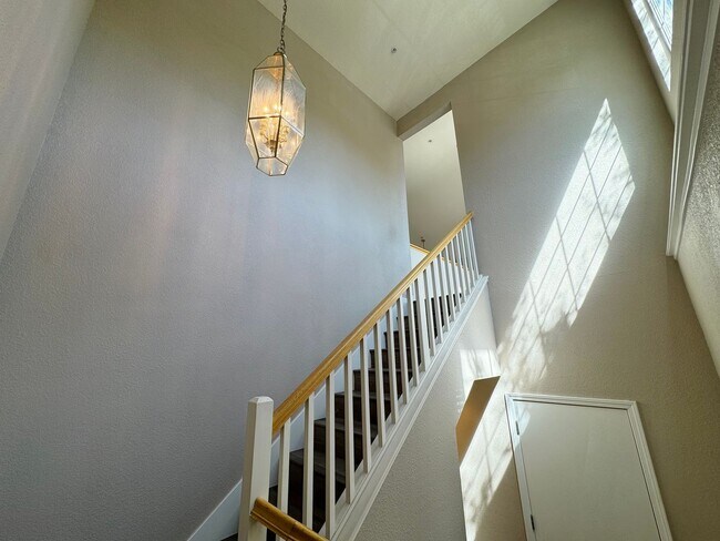 Building Photo - Pleasanton in Siena - 2 Bed 2 Bathroom!