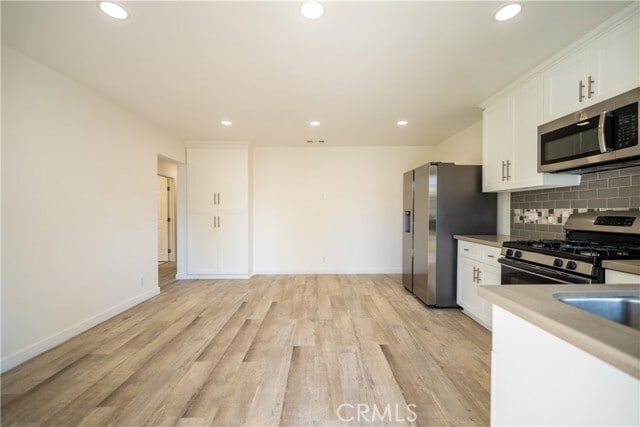 Building Photo - 319 Roads End St