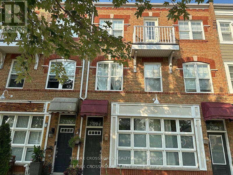 Photo principale - 2709 Bur Oak Ave