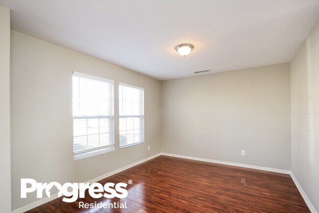 Foto del edificio - 901 Colonial Way