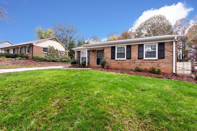 Building Photo - 3BD/1BA Ranch in Cabarrus Woods!