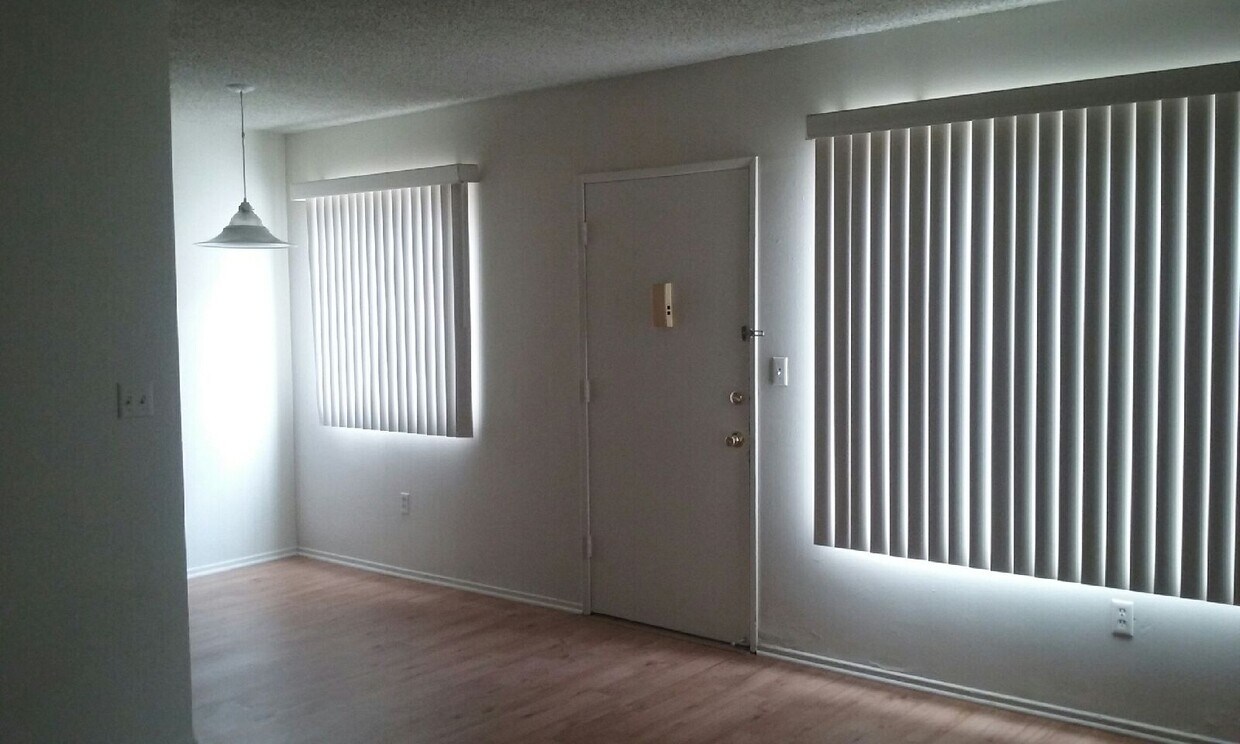 Primary Photo - 2318 S Carmelina Ave
