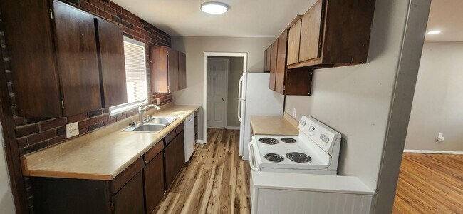 Foto del edificio - MOVE IN SPECIAL, 1/2 OFF FIRST FULL MONTHS RENT.  ALL PROSPECTIVE TENANTS MUST SUBMIT A $58 NON-R...