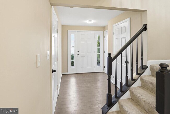 Building Photo - 12831 Silvia Loop