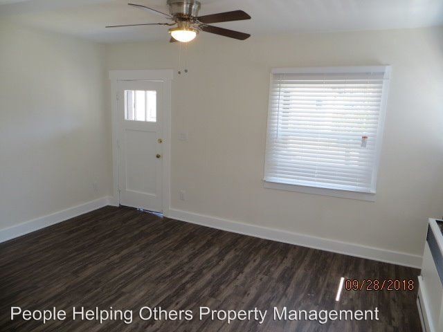 Building Photo - 4312-4314 33rd Pl