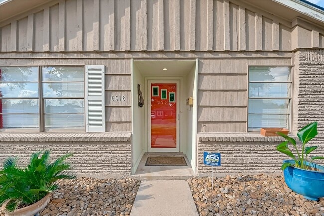 Photo - 6018 Berendo St House