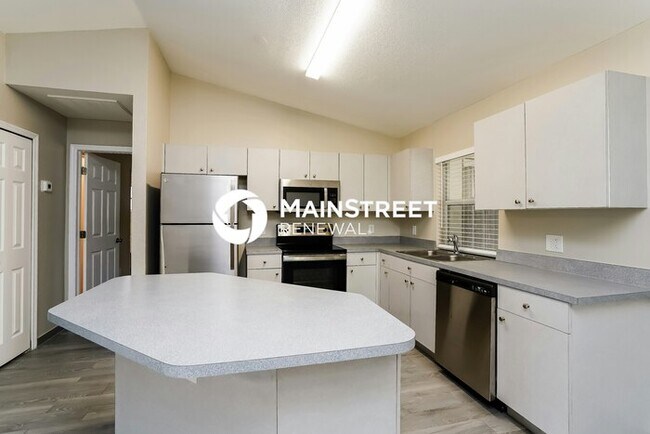 Foto del edificio - 3 Bedroom Pet-Friendly Home in Cape Coral, FL with Main Street Renewal