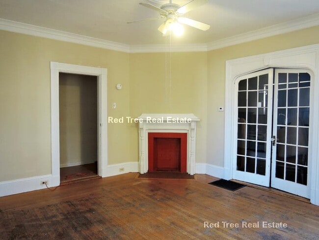 Building Photo - 44 Linden St