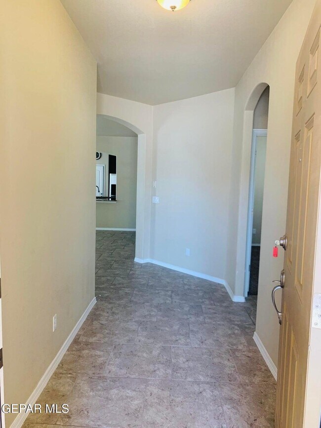 Foto del edificio - 3837 Loma Cristobal