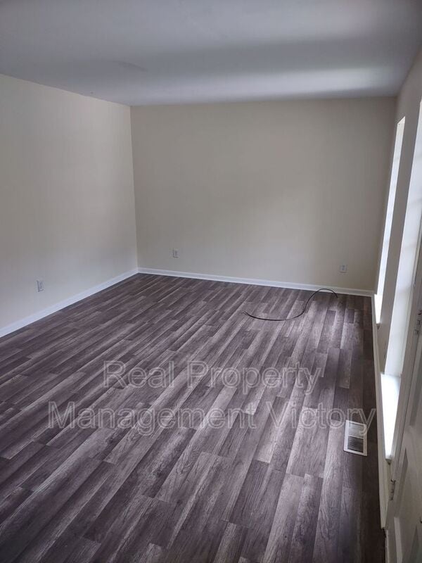 Foto del edificio - 1758 6th Pl NW