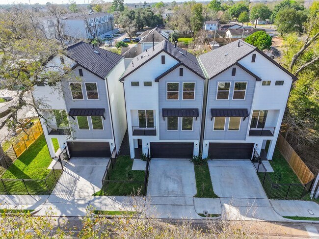 Foto del edificio - 4012 Yellowstone Blvd