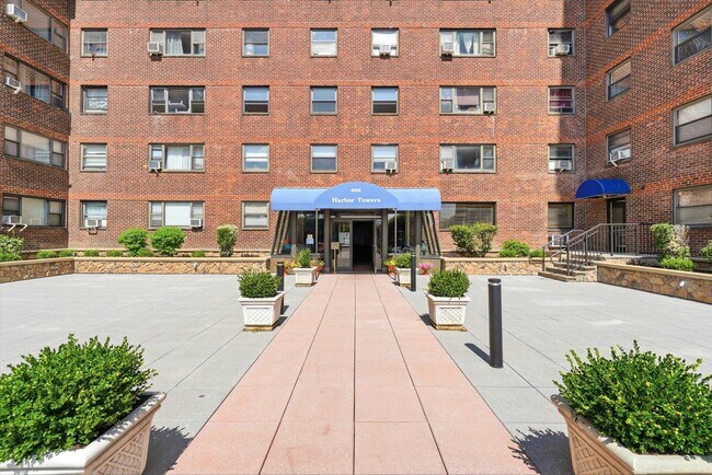 Foto del edificio - 6515 JFK Blvd E