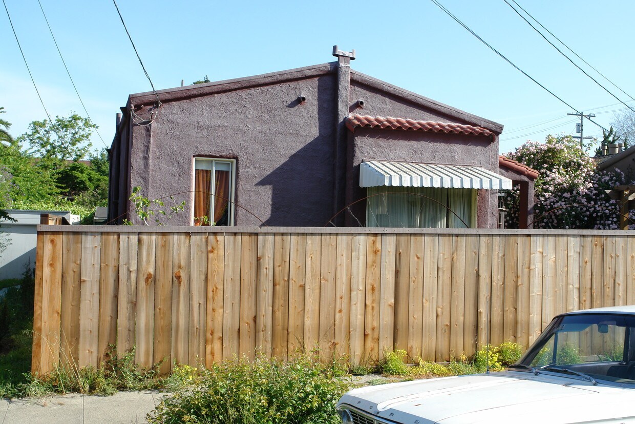 Primary Photo - 1641 Lincoln St