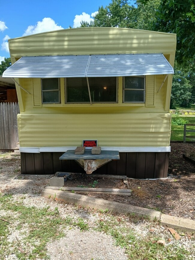 Building Photo - 19 Grand Cir