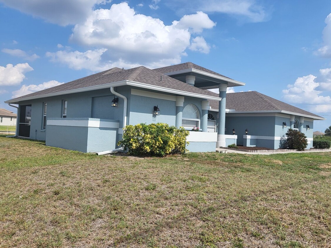 Foto principal - NW Spacious 3/2/2 on Saltwater Canal-Fish ...