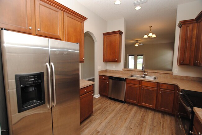 Building Photo - 428 S Hidden Tree Dr