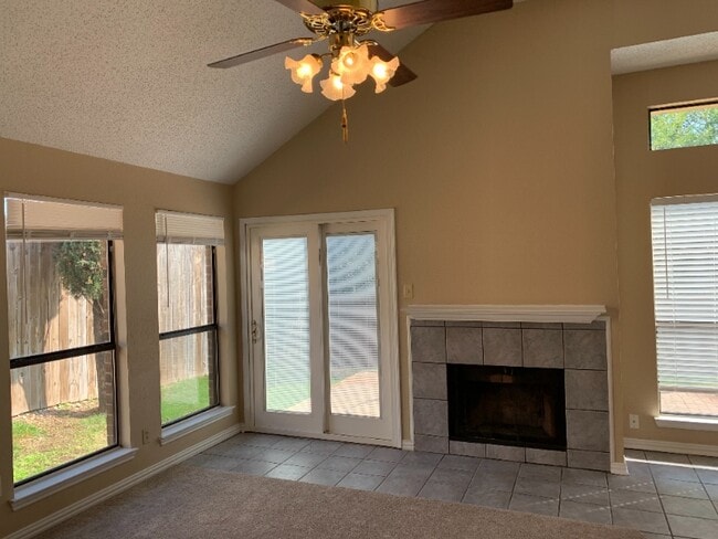 Building Photo - 941 Ramblewood Dr