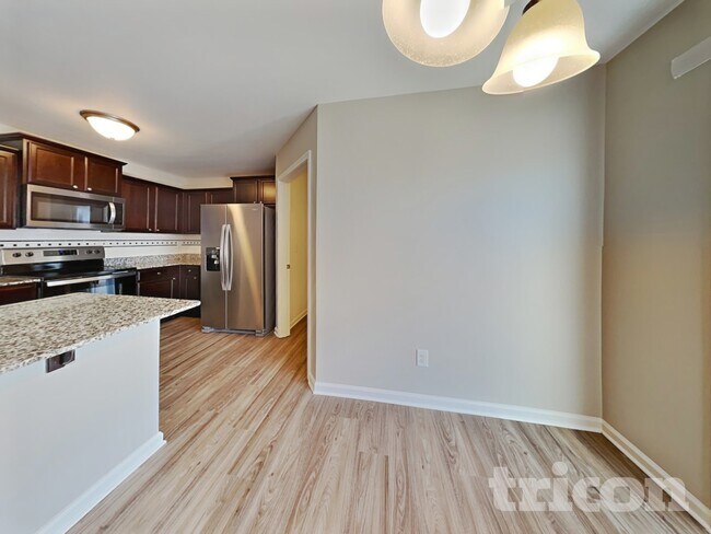 Building Photo - 629 Deertrack Run