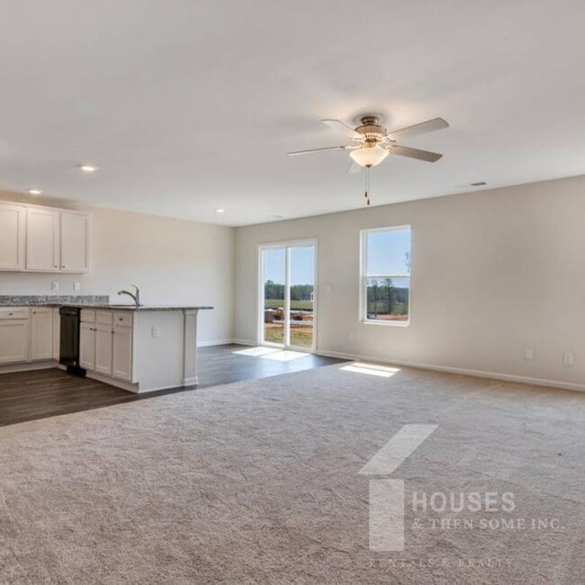 Building Photo - 3006 Wingadee Dr